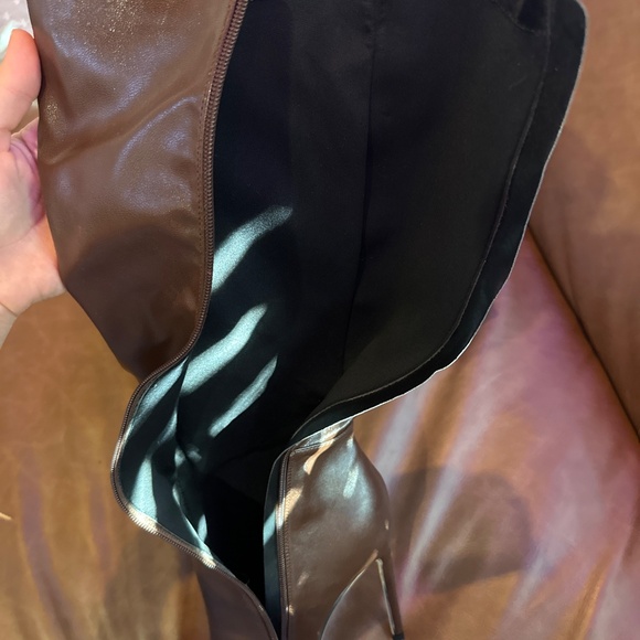 Classic silhouette pointed brown heels - Picture 2 of 3